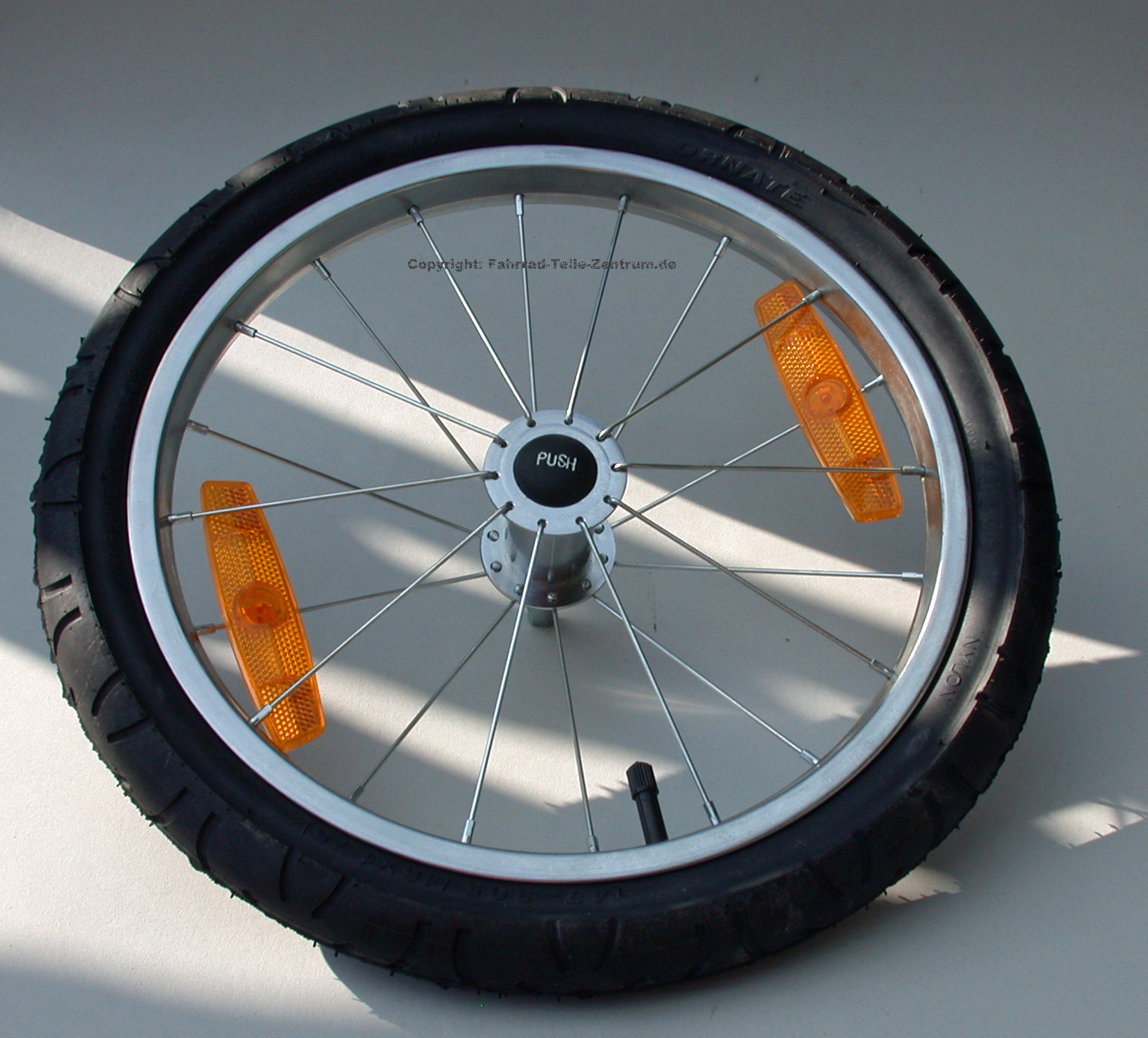 1745_001jk9D3hUFKcW