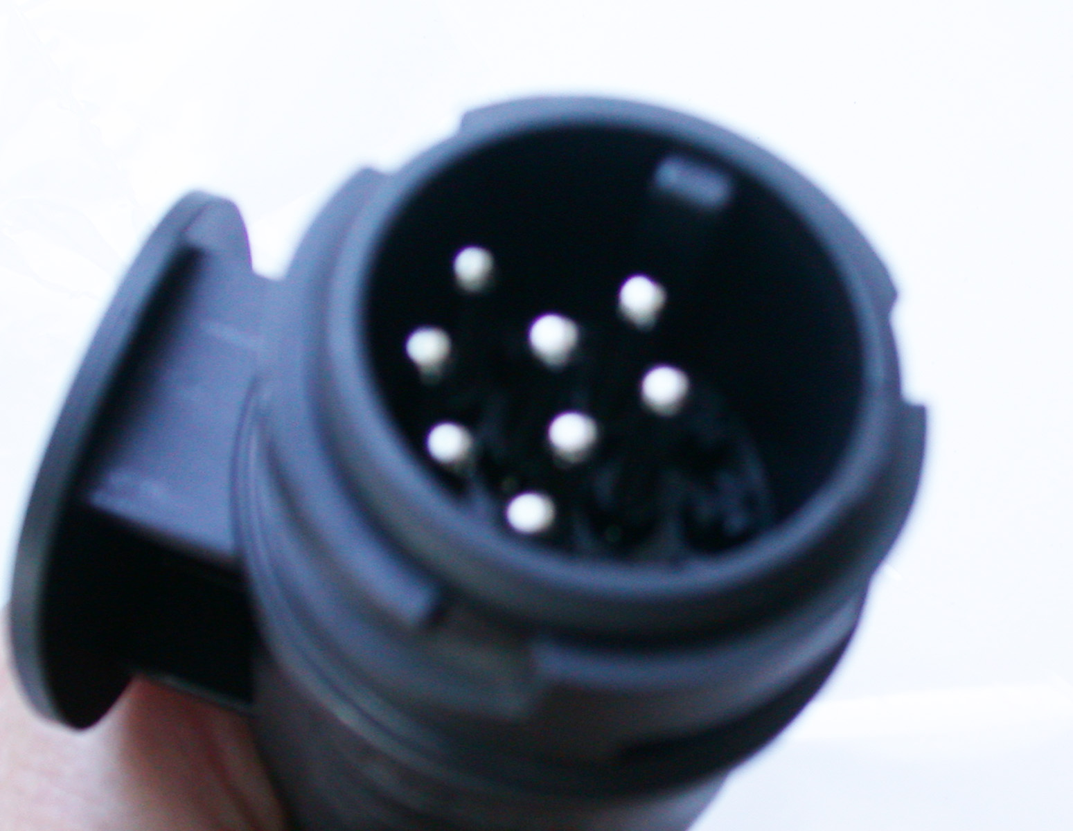 thule-13pin-stecker thule-13pin stecker
