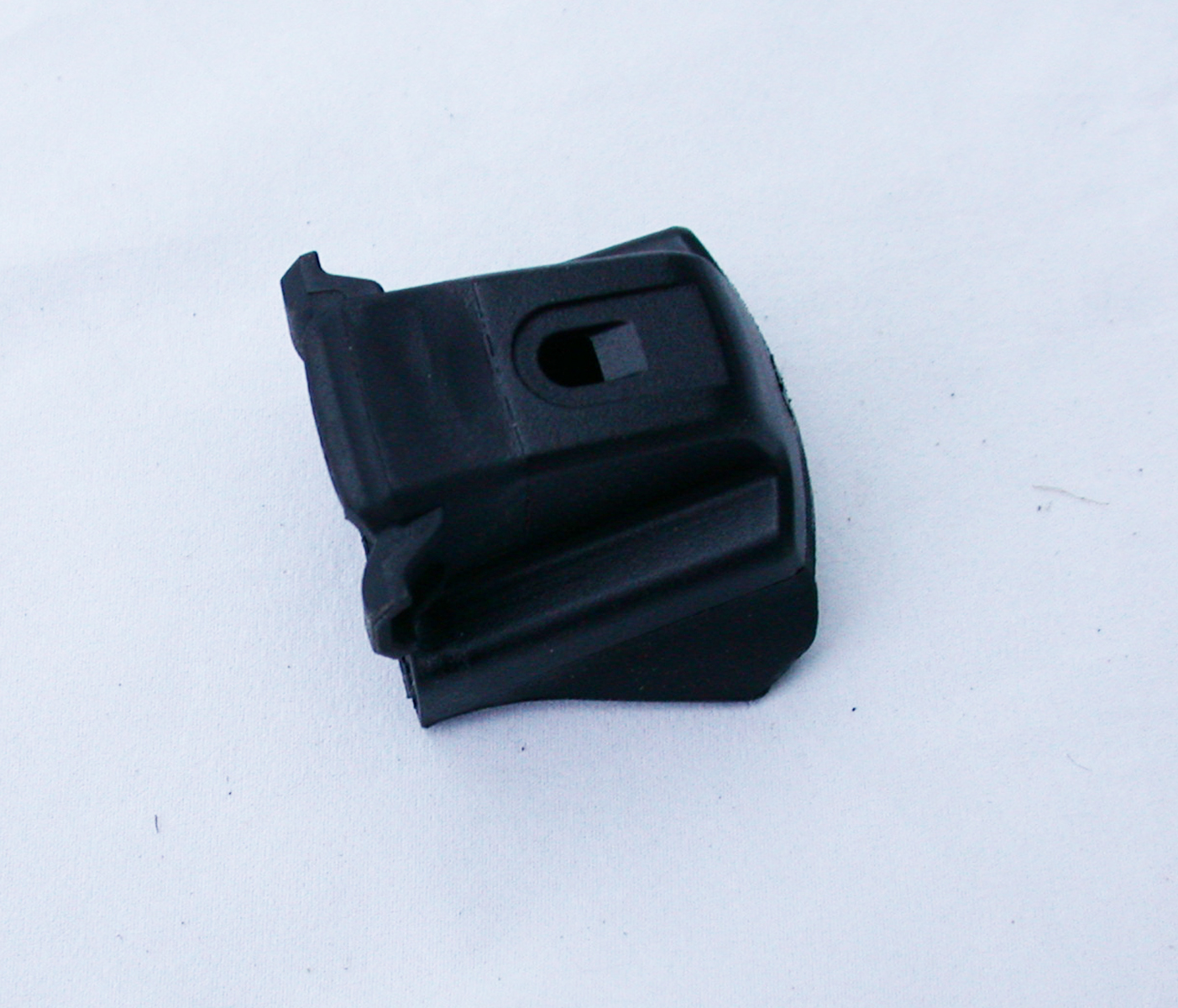 thule-1500052986-gummikappe-evo-raised-rail